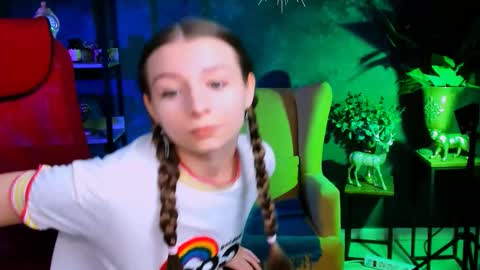 juliedaniel online show from 10.20.25