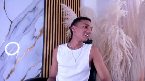 Snapshot of juliensaint_ chatting on 06.13.26 Julien online show from 06.13.26