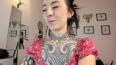 Snapshot of juliet_sourire chatting on 01.20.25 juliet_sourire online show from 01.20.25