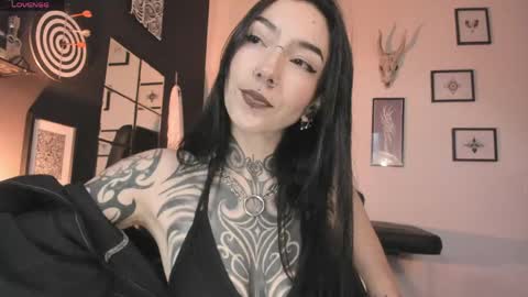 Snapshot of juliet_sourire chatting on 05.15.26 juliet_sourire online show from 05.15.26