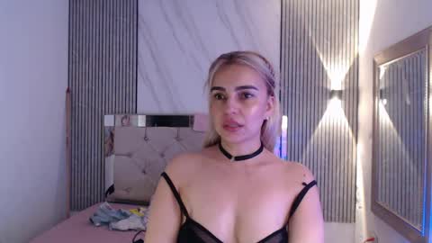 julieta__fox_ online show from 04.11.26