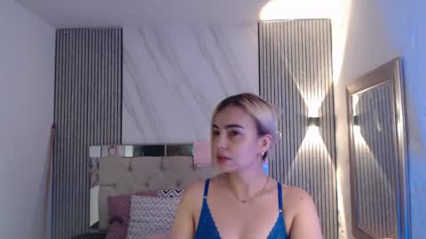 julieta__fox_ online show from 05.12.26
