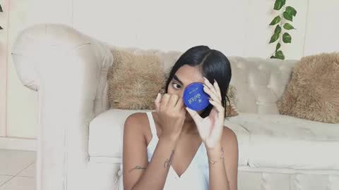 Juli online show from 11.23.25