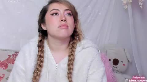 Snapshot of julieta_cooper20 chatting on 06.18.26 Juli online show from 06.18.26