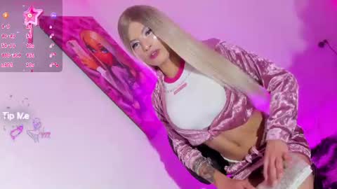 Snapshot of julieta_princess_ chatting on 06.18.26 online show from 06.18.26
