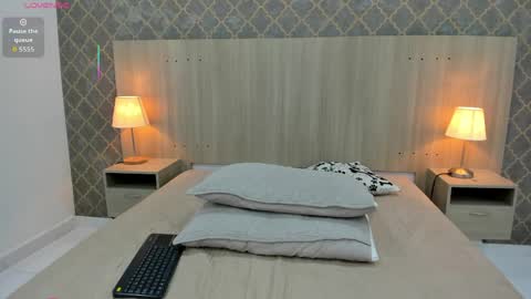 Julieta Robertson online show from 04.09.26