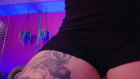 Snapshot of julieta_russell chatting on 02.04.26 Julieta online show from 02.04.26