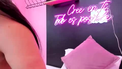 Snapshot of juliethcruz chatting on 11.30.25 online show from 11.30.25