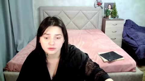 Snapshot of julietkalen chatting on 12.17.24 Julietkitty online show from 12.17.24