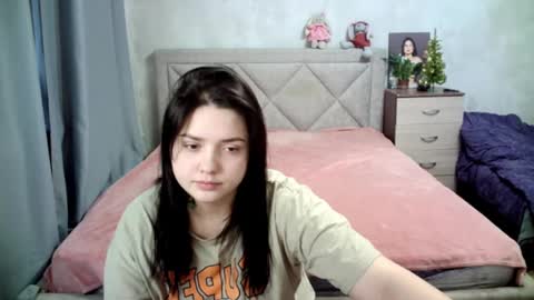Snapshot of julietkalen chatting on 01.10.25 Julietkitty online show from 01.10.25