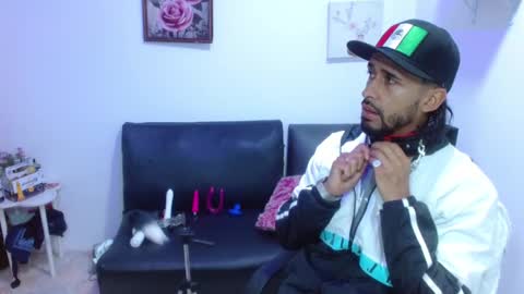 Julietta  Julian  online show from 01.17.26