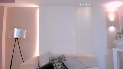 Snapshot of juliettabasset chatting on 02.10.25 JULIETTA online show from 02.10.25