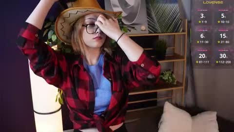 Mia online show from 10.04.25