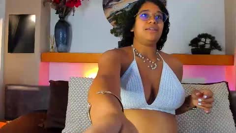 Snapshot of juliettasade chatting on 09.16.25   online show from 09.16.25