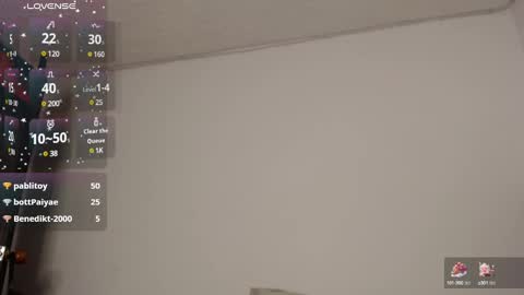 Snapshot of juliette_ponce chatting on 12.23.24 juliette online show from 12.23.24