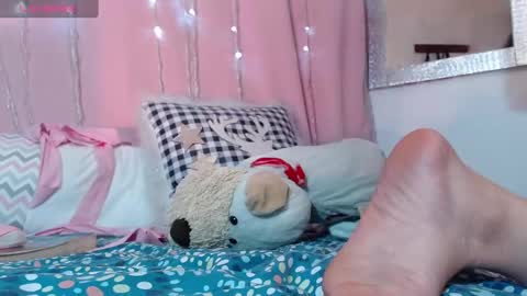 Snapshot of juliette_ponce chatting on 01.07.25 juliette online show from 01.07.25