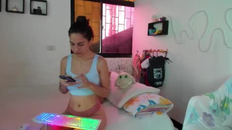 Snapshot of juliette_sweet05 chatting on 10.08.25 juliette online show from 10.08.25