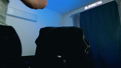 Snapshot of juliusmasters chatting on 02.04.25 JULiUS online show from 02.04.25