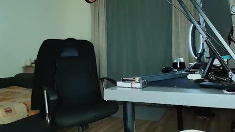 Snapshot of juliusmasters chatting on 09.21.25 JULiUS online show from 09.21.25