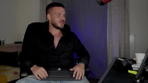 Snapshot of juliusmasters chatting on 09.23.25 JULiUS online show from 09.23.25