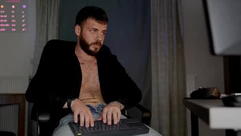 Snapshot of juliusmasters chatting on 10.28.25 JULiUS online show from 10.28.25