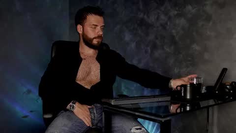 Snapshot of juliusmasters chatting on 11.04.25 JULiUS online show from 11.04.25