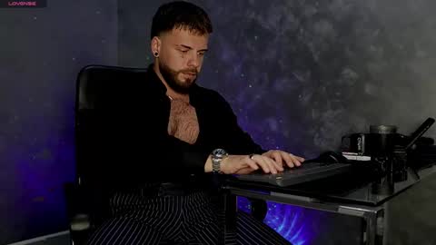 Snapshot of juliusmasters chatting on 11.11.25 JULiUS online show from 11.11.25