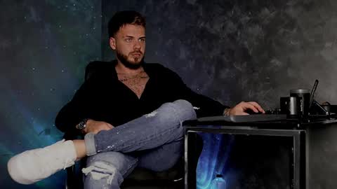 Snapshot of juliusmasters chatting on 11.15.25 JULiUS online show from 11.15.25