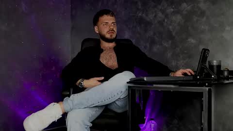 Snapshot of juliusmasters chatting on 11.16.25 JULiUS online show from 11.16.25