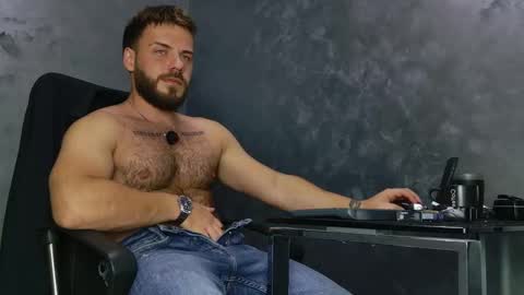 Snapshot of juliusmasters chatting on 11.20.25 JULiUS online show from 11.20.25