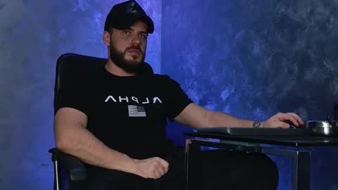 Snapshot of juliusmasters chatting on 12.14.25 JULiUS online show from 12.14.25