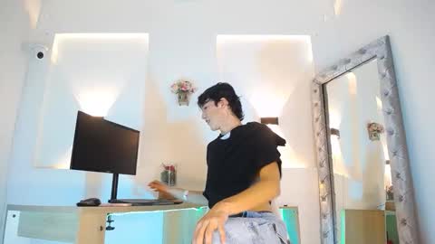Snapshot of jullian_ricci chatting on 05.03.26 jullian online show from 05.03.26