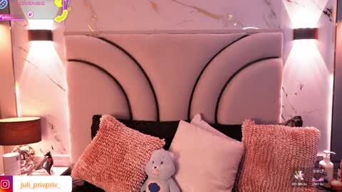 jullianapriv_ online show from 04.07.26