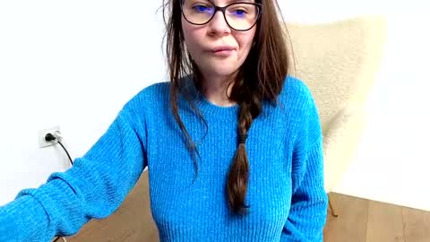Snapshot of jullyenn chatting on 02.02.25 Jully online show from 02.02.25