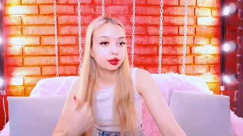 Snapshot of jullymood chatting on 06.09.26 DoubleCherry online show from 06.09.26
