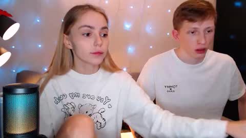 Snapshot of julsweet chatting on 10.18.25 sweet online show from 10.18.25