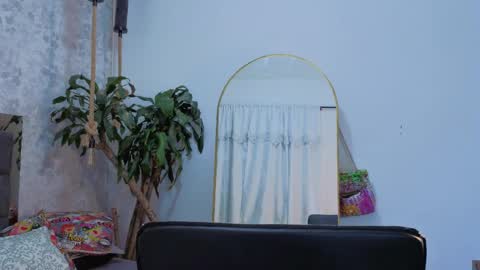 july_quinzel online show from 04.12.26