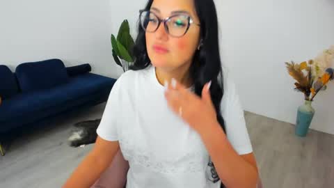 Julya online show from 04.20.26