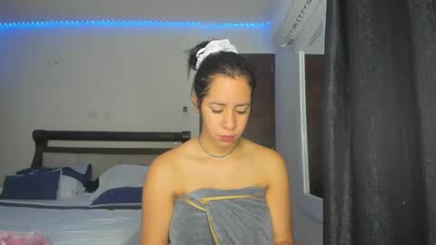 Snapshot of jump_rabbit_ chatting on 09.22.25 jessica online show from 09.22.25