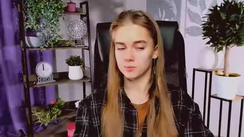 junewoods online show from 12.17.25