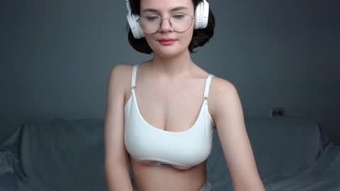 Snapshot of junnewers chatting on 01.21.25 JunneWers online show from 01.21.25