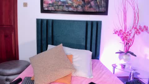 Snapshot of jupiterfoxxxx chatting on 12.20.24 Jupiter Fox online show from 12.20.24