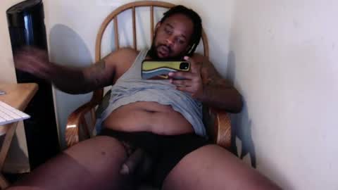 Snapshot of just2real chatting on 12.08.24 Real online show from 12.08.24