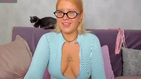 Snapshot of just_alex__ chatting on 07.12.26 Alex Alexandra online show from 07.12.26