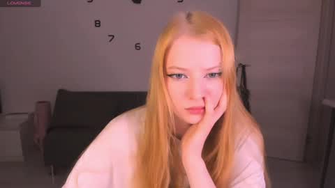 Snapshot of just_jessy_meow chatting on 06.11.26 JESSY online show from 06.11.26