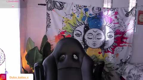 Snapshot of just_katiex chatting on 02.19.25 Sofia online show from 02.19.25