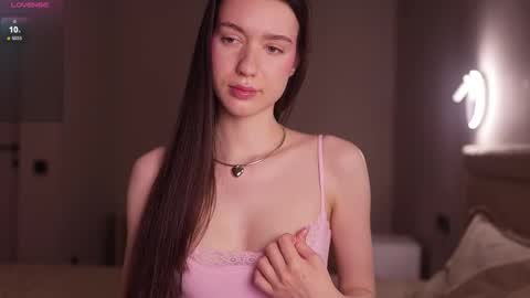 Snapshot of justbarbie_new_ chatting on 09.20.25 Katarina online show from 09.20.25