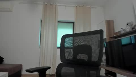 Chloe online show from 10.27.25