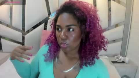 Gisselle Rate me with a thumbs up  online show from 07.12.26