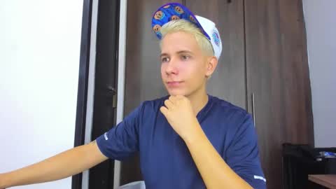 Snapshot of justin_biker chatting on 11.02.25 justin_biker online show from 11.02.25